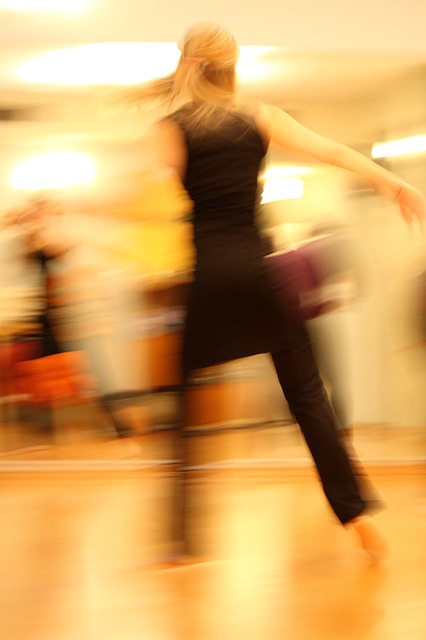 dancing 273875 640